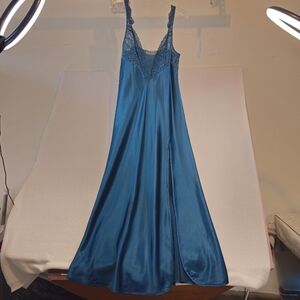 Vintage Victoria's Secret Elegant  Aqua Blue Lace Trim Nightgown Size M